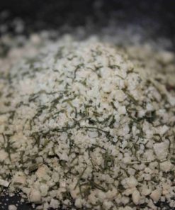 Un mélange de sel aromatisé aux herbes, idéal pour rehausser vos plats gourmands et savoureux.