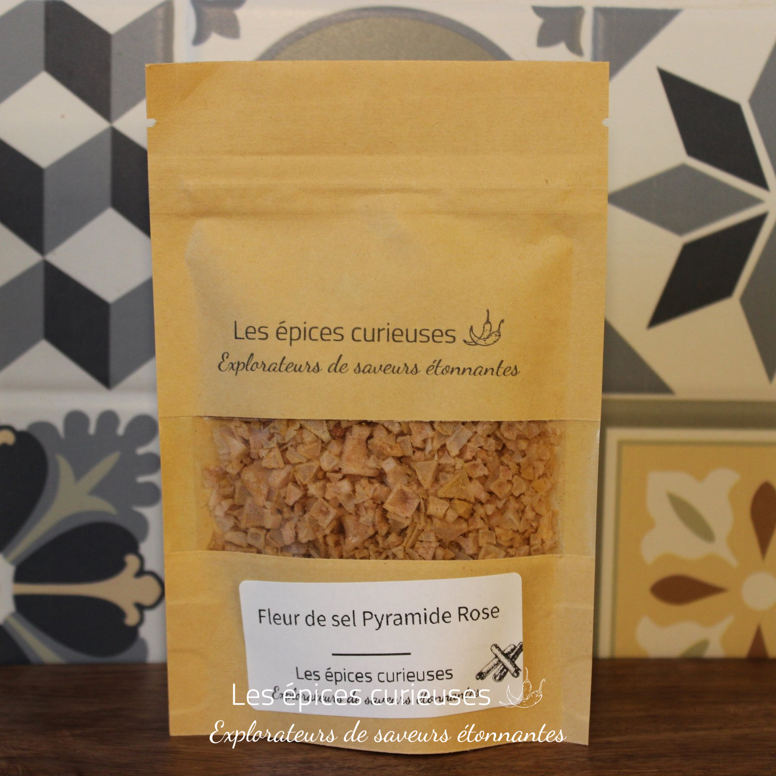 Fleur de sel pyramide rose – Les épices curieuses Fleur de sel pyramide rose - Les épices curieuses