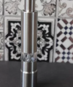 Moulin à sel et à poivre en acier affiné - utilisable d´une seule main - Les épices curieuses