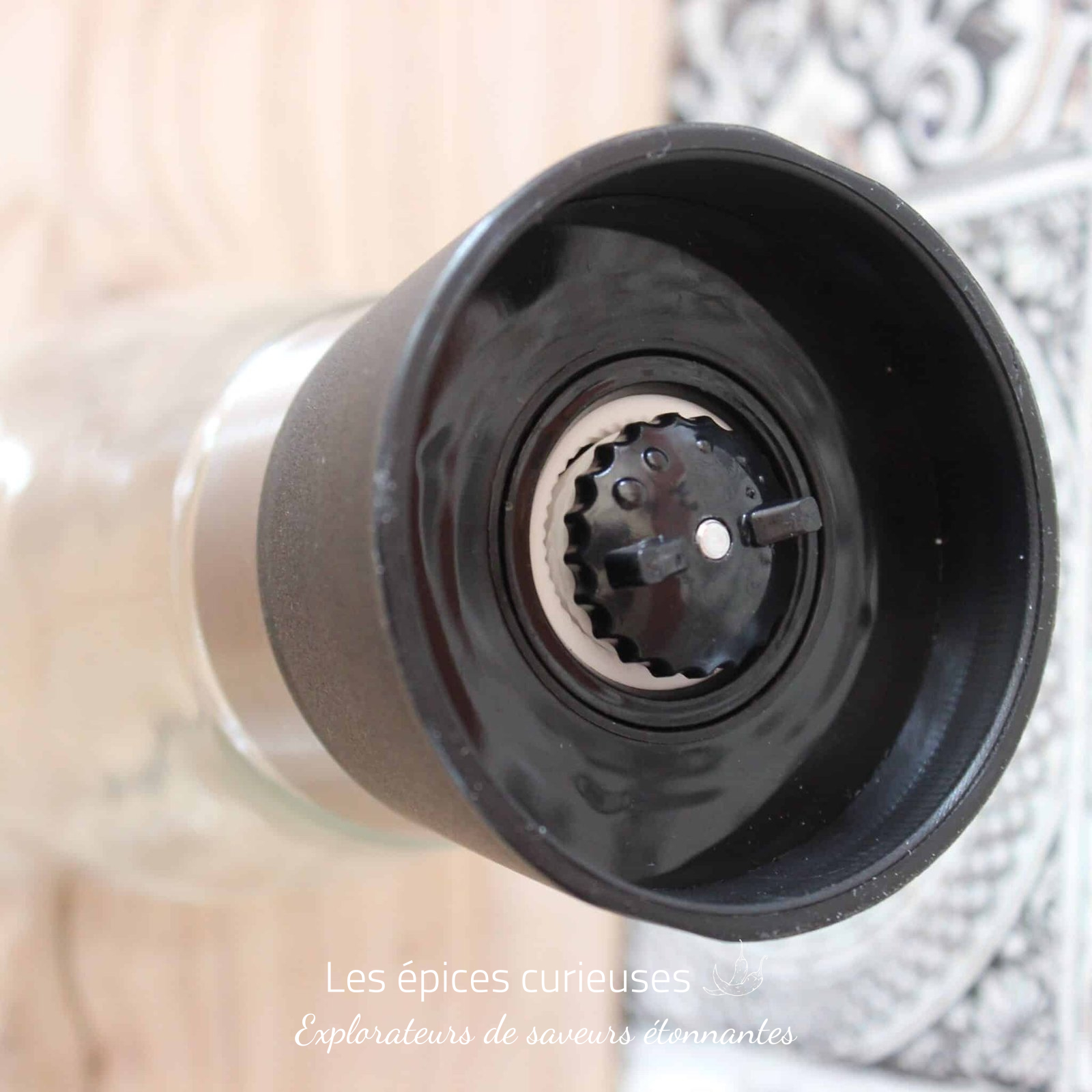 Moulin poivre et sel à mouture réglable – Les épices curieuses Moulin poivre et sel à mouture réglable - Les épices curieuses