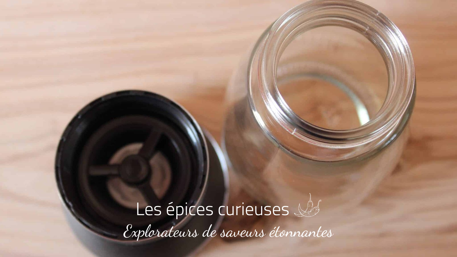 Moulin poivre et sel à mouture réglable – Les épices curieuses Moulin poivre et sel à mouture réglable - Les épices curieuses