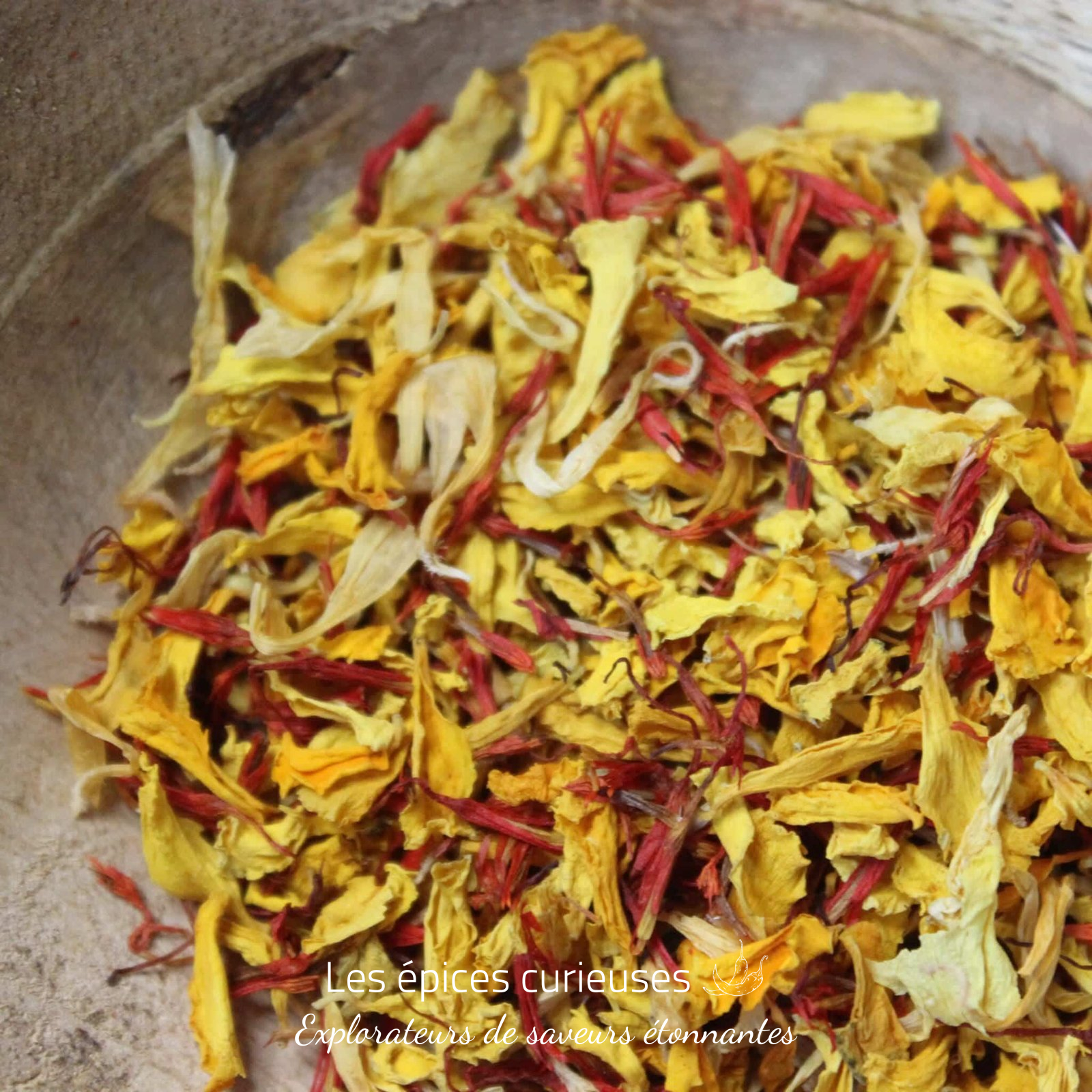 Pétales de fleurs comestibles – souci et carthame – Les épices curieuses Pétales de fleurs comestibles - souci et carthame - Les épices curieuses