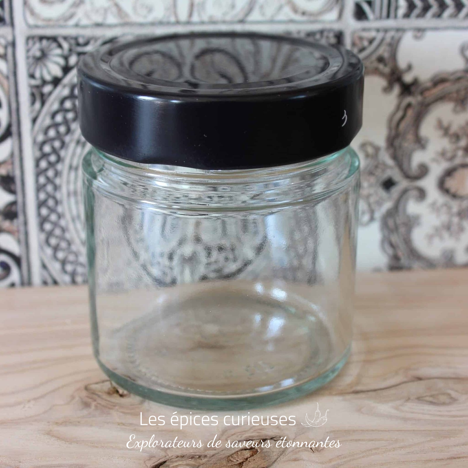 Grand pot 212ML avec capsule noire – Les épices curieuses Grand pot 212ML avec capsule noire - Les épices curieuses